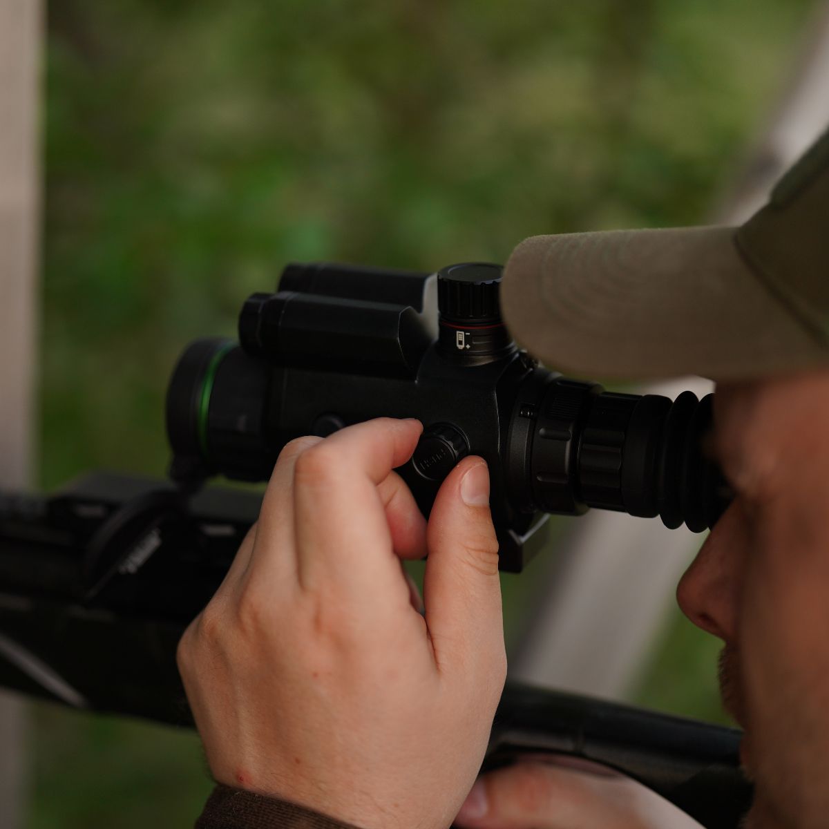 HIKMICRO HM-C32F Cheetah LRF Night vision Front Clip-On (w/40mm, 50mm or 60mm Scope Adaptor)